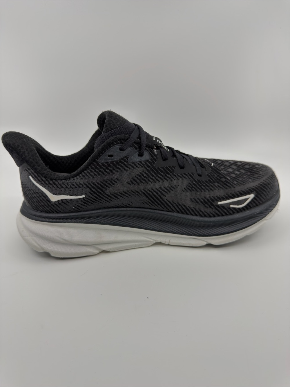 Hoka Women’s Clifton 9 Color Black/White SZ 9 - Picture 4 of 10